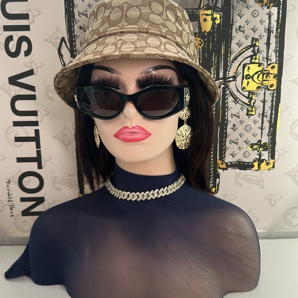 💯 Authentic - New GUCCI GG1401S BLACK-BLACK-GREY
Sunglasses - Picture 3 of 14